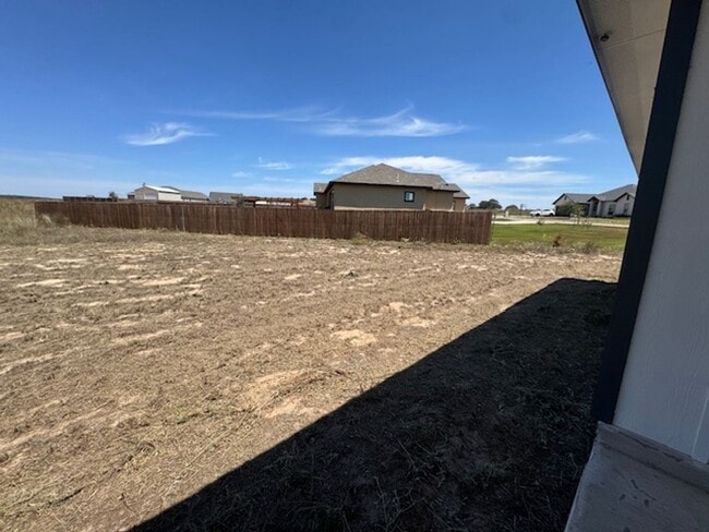 Building Photo - Super Nice Beautiful  3 bedroom 2 bath- In La Vernia with Over .43 acres