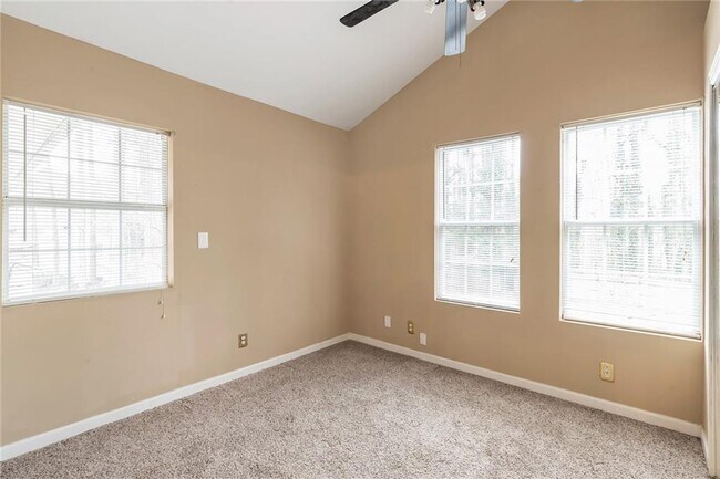 Building Photo - 131 Arrowood Ln