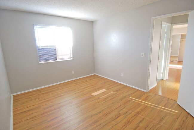 Building Photo - 1444 W 227th St