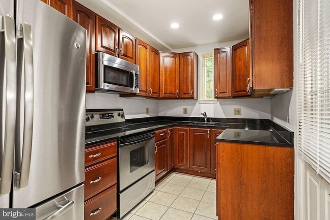 Building Photo - 1241 30th St NW