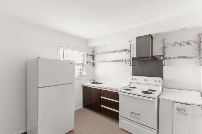 Interior Photo - Magnolia Court