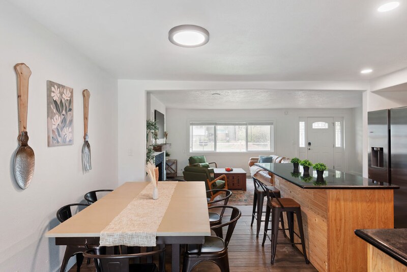 Building Photo - 12242 SE Raymond St