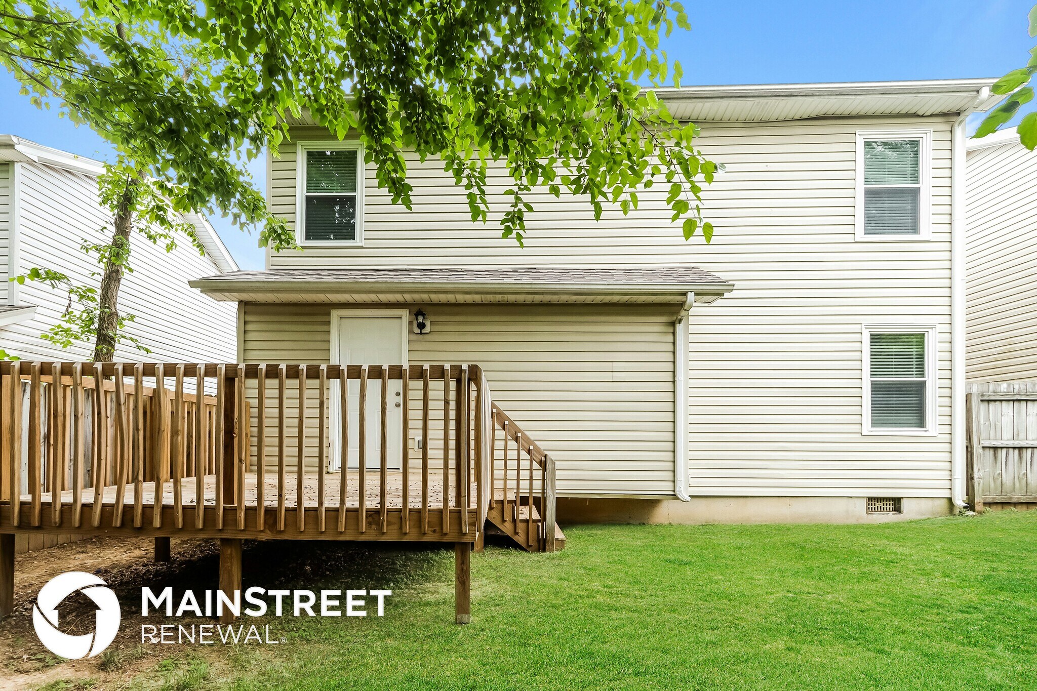 Building Photo - 10418 Pinoak View Dr