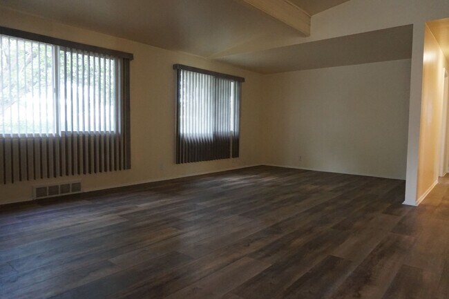 Building Photo - Nice 3 Bedroom West Valley Family Home