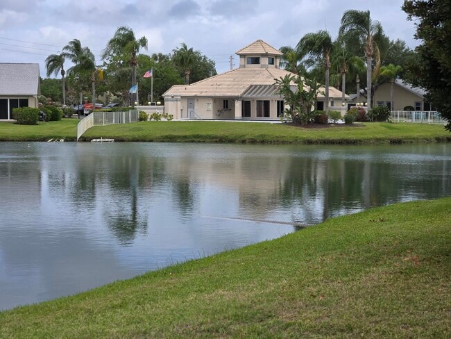 Building Photo - 4234 SE Home Way