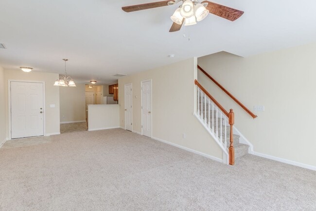 Building Photo - 3 Bedroom Townhouse in Wakefield with 1 Ca...