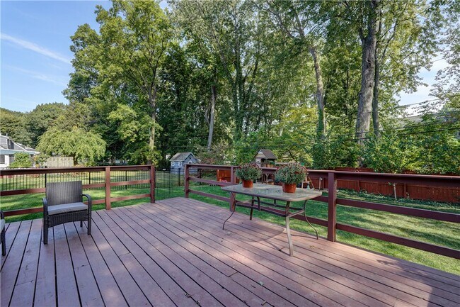 Building Photo - 984 Danby Dr