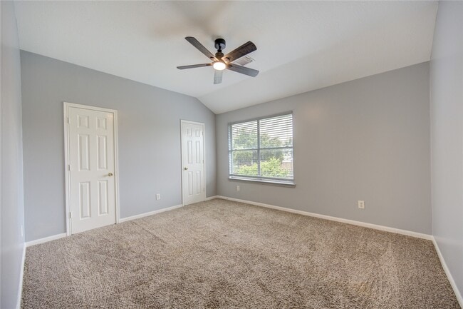 Building Photo - 9351 Royal Way