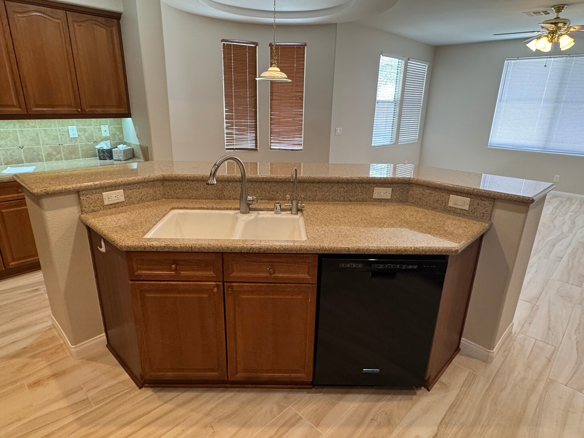 Building Photo - 712 Pinnacle Heights Ln
