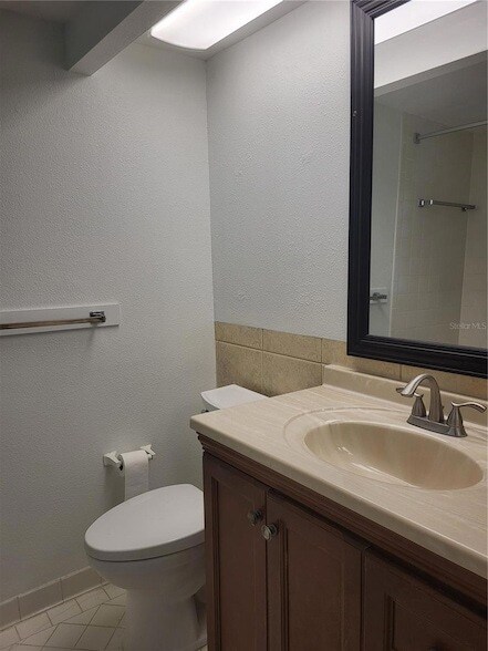 Building Photo - 4775 Cove Cir