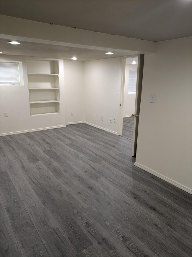 Building Photo - 1547 Sturgus Ave S