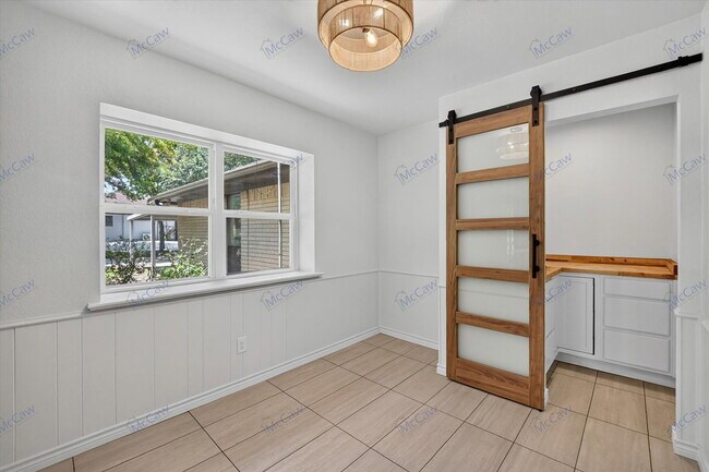 Building Photo - 3505 Larkin Ln