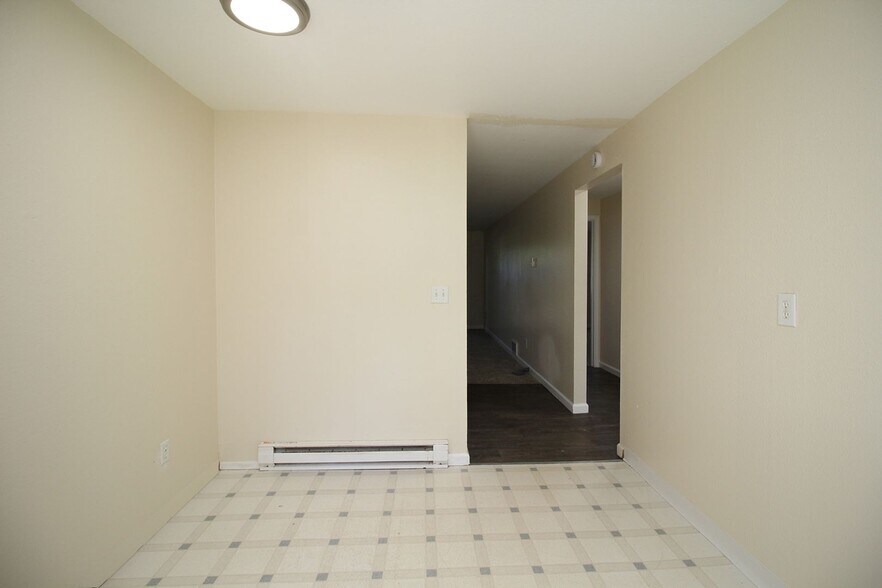 Building Photo - 11102-11130 SW 62nd Ave