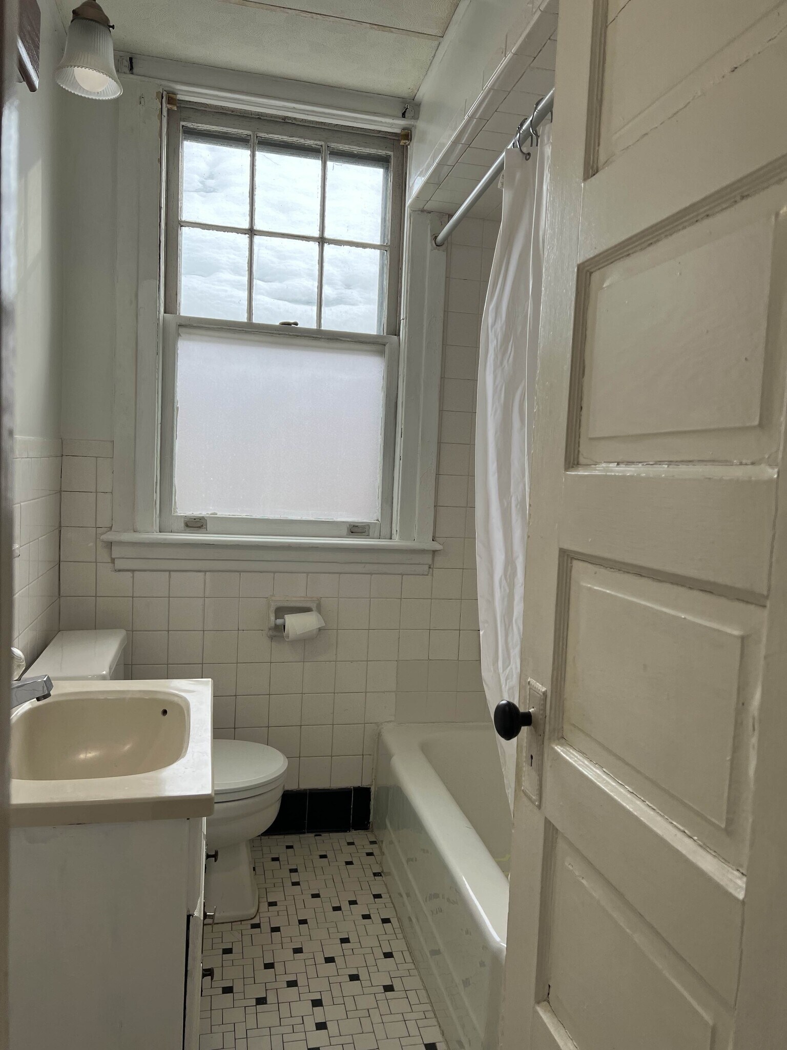 Bathroom - 25 Cuyler Ave