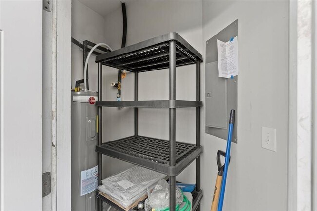 Building Photo - 2505 Piering Dr