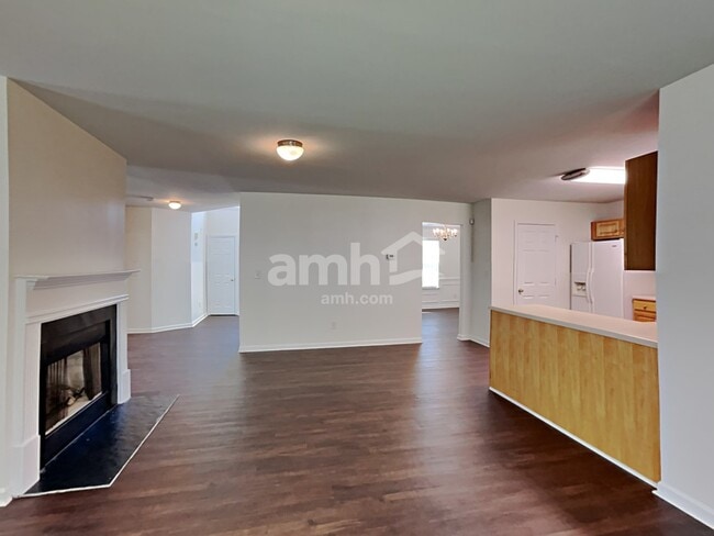 Building Photo - 108 Dunnell Rd