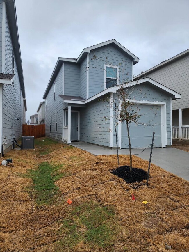 Building Photo - 11010 Tree Line