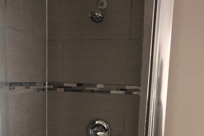 Building Photo - 8119 Rockford Dr