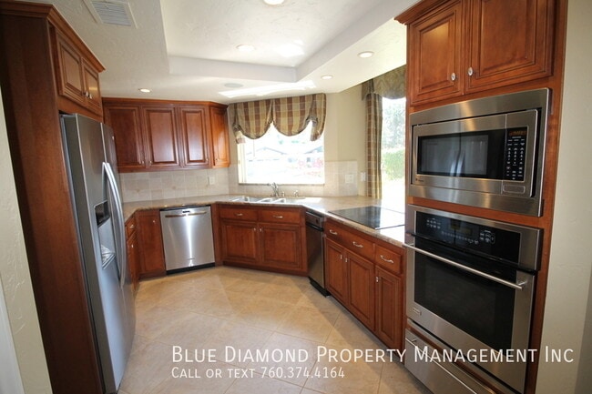 Building Photo - 3008 Azahar St