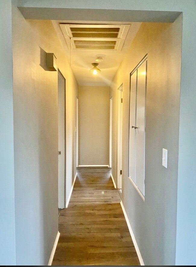 Building Photo - 3 bedroom home in Forest Hills Coming Soon!