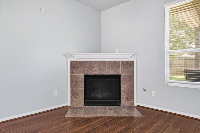 Building Photo - 1827 Macondray Dr