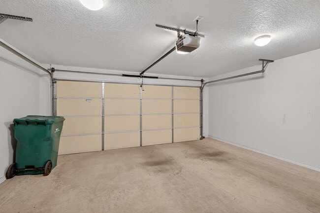 Building Photo - 268 Braeburn Cir