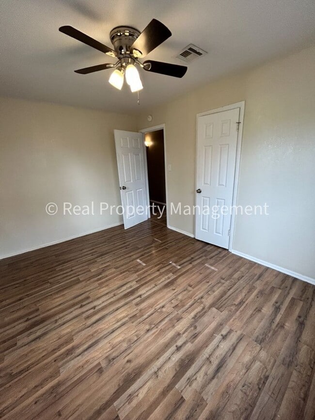 Building Photo - 7406 Cypress Ave