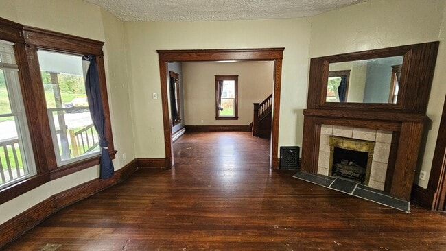 Building Photo - 3 bedroom 1 bath single family home in Man...