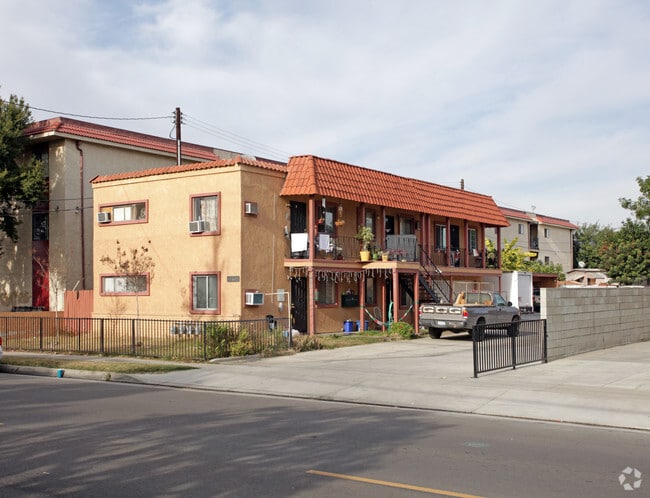 Primary Photo - 14625 Nelson Ave