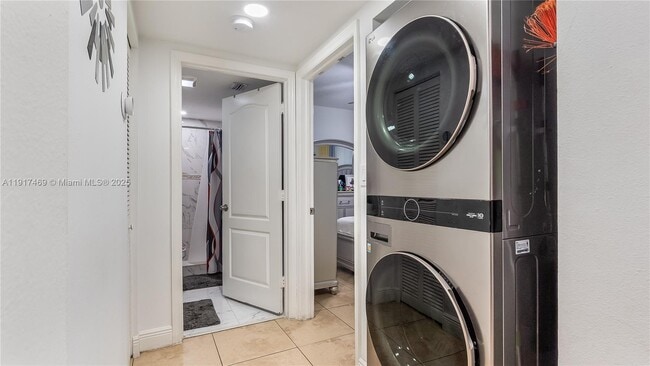 Building Photo - 8390 NW 103rd St