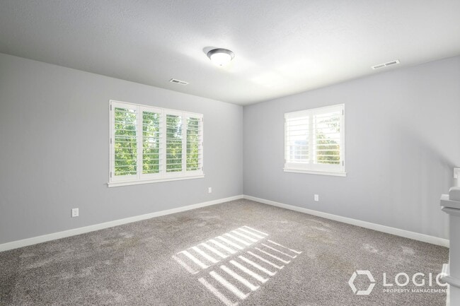 Building Photo - Beautiful Home in Midvale!