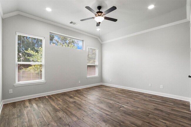 Building Photo - 38 Estherwood Pl