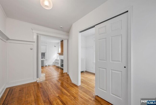 Building Photo - 133 Highwood Ave