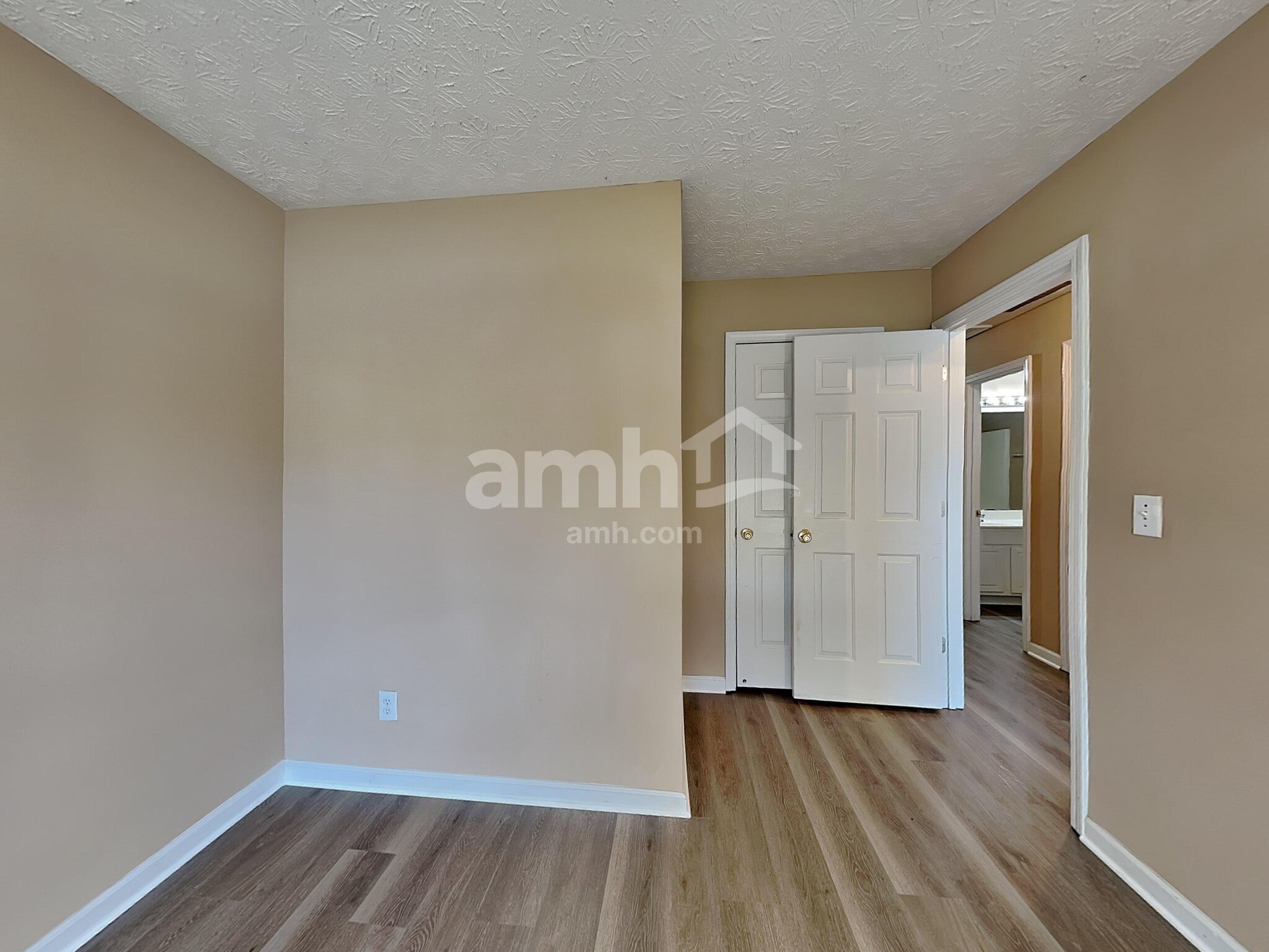 Building Photo - 725 Windsor Brook Ln