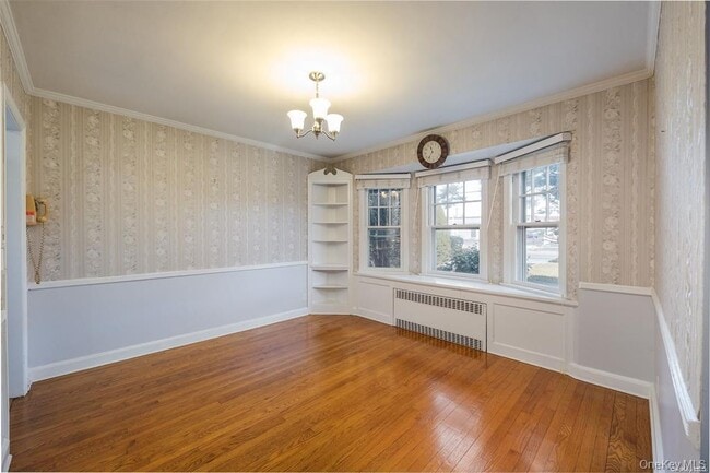 Building Photo - 485 Mineola Blvd