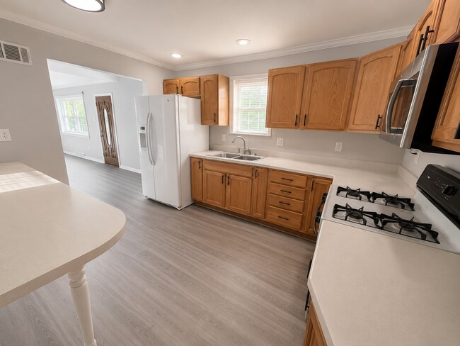 Building Photo - 1536 Salerno Dr