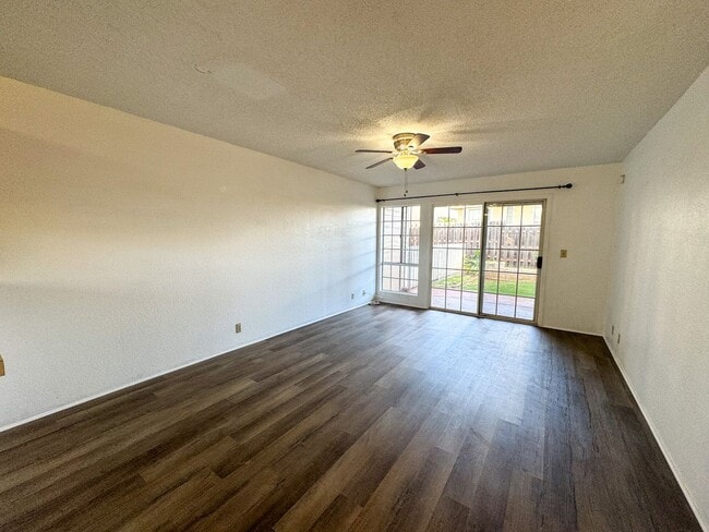 Building Photo - Available Now. 2BD/2BA/1PKG townhome at Vi...