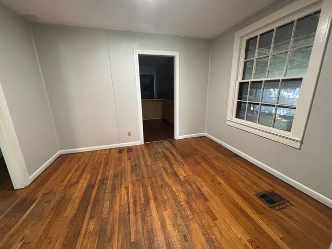 Building Photo - Remodeled!
