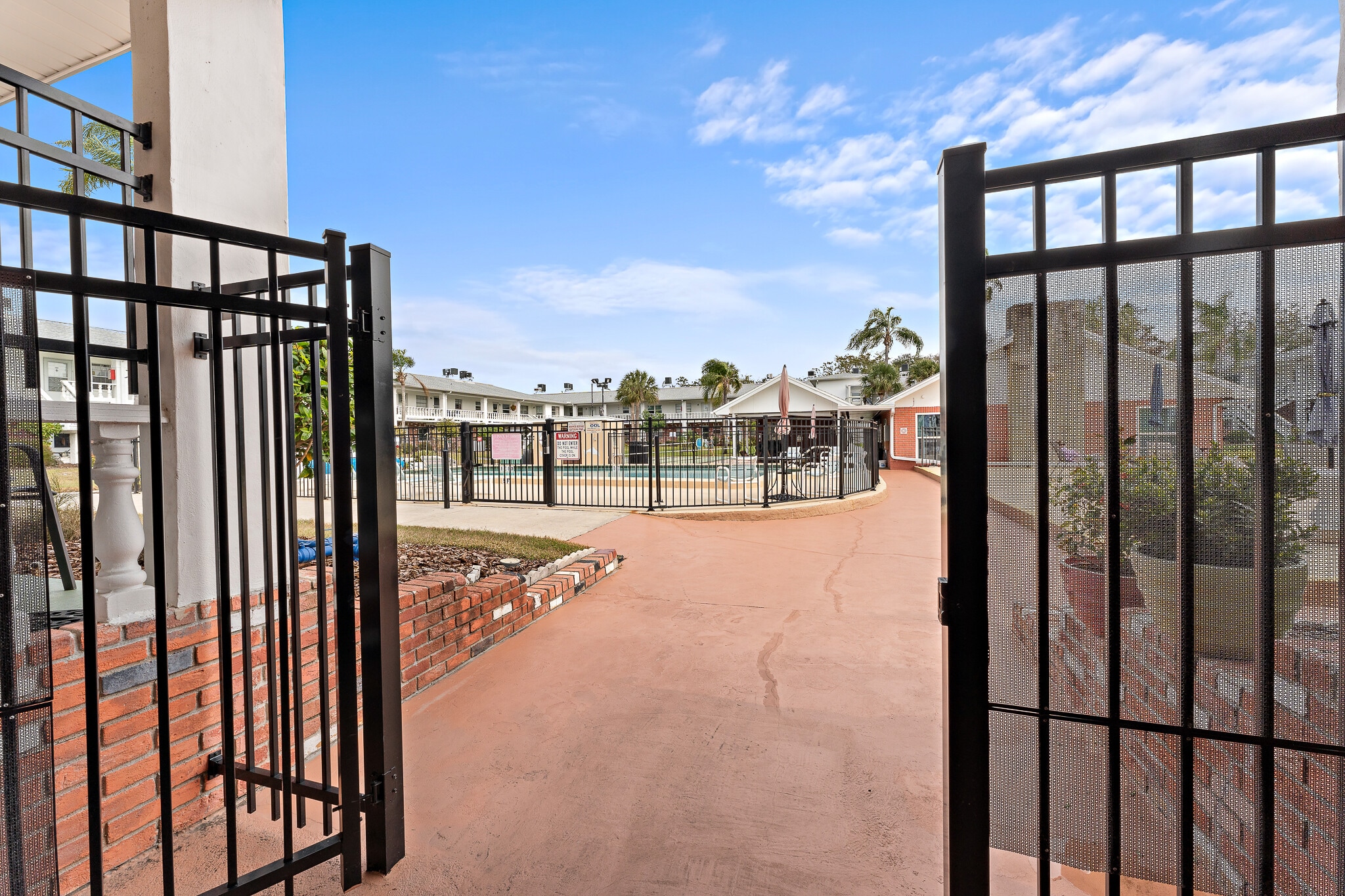 Building Photo - 4746 Azalea Dr