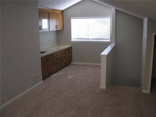 Building Photo - 6509 Skycrest Dr