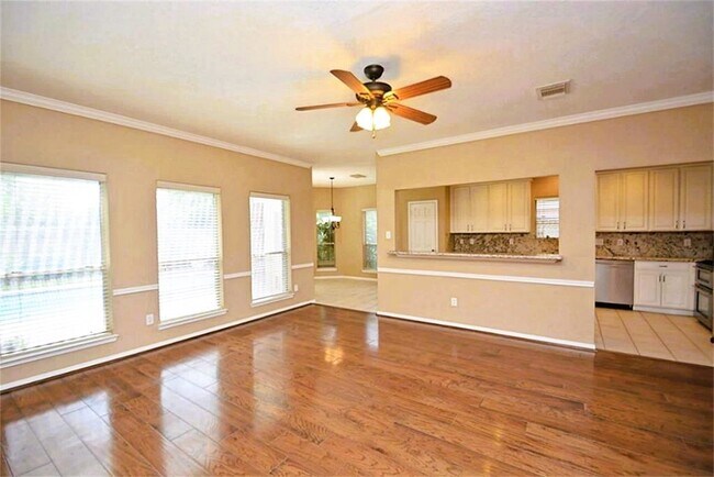Building Photo - 21523 Santa Clara Dr