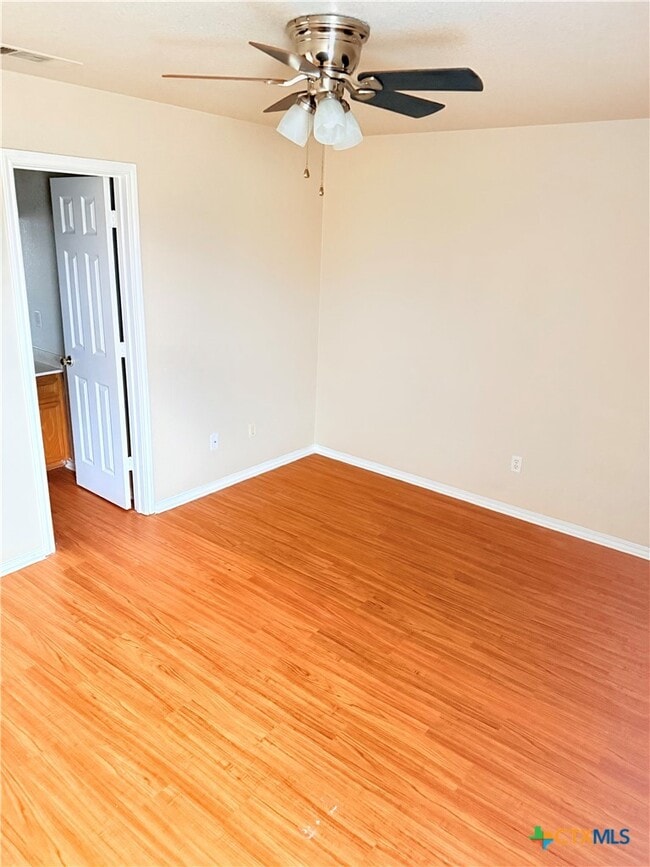 Building Photo - 203 W Mary Jane Dr