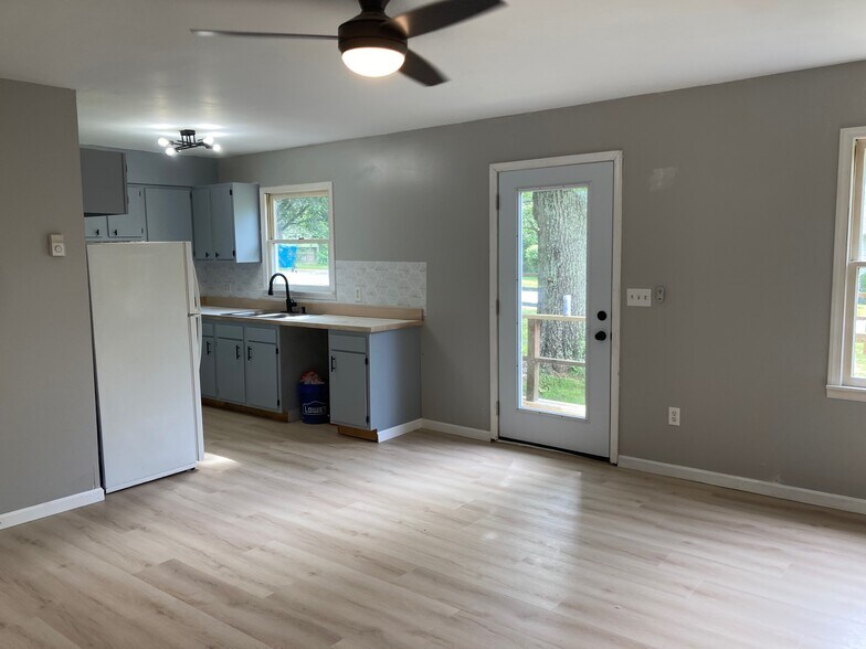 Building Photo - 410 Onteora Blvd