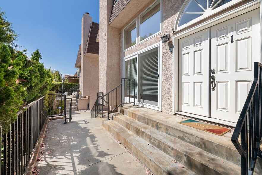 Building Photo - 312 N Francisca Ave