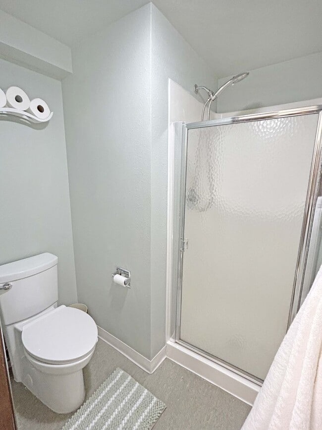 Building Photo - Capitol Lake Towers Condo (#201) w/ Move-I...