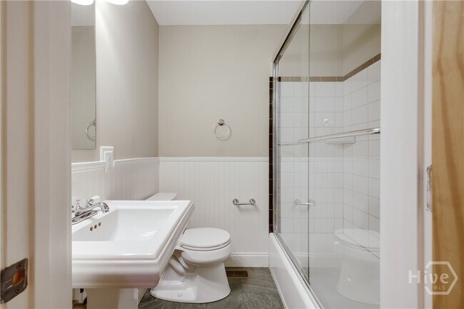 Building Photo - 145 Hendrix Ave