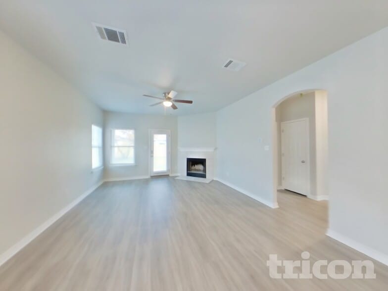 Building Photo - 11602 Morgan's Point St