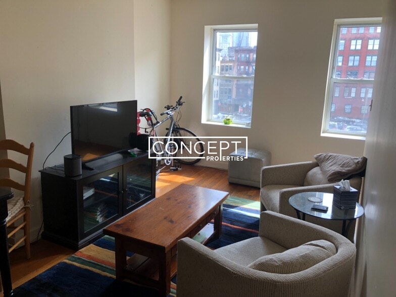 Building Photo - 37 Cooper St