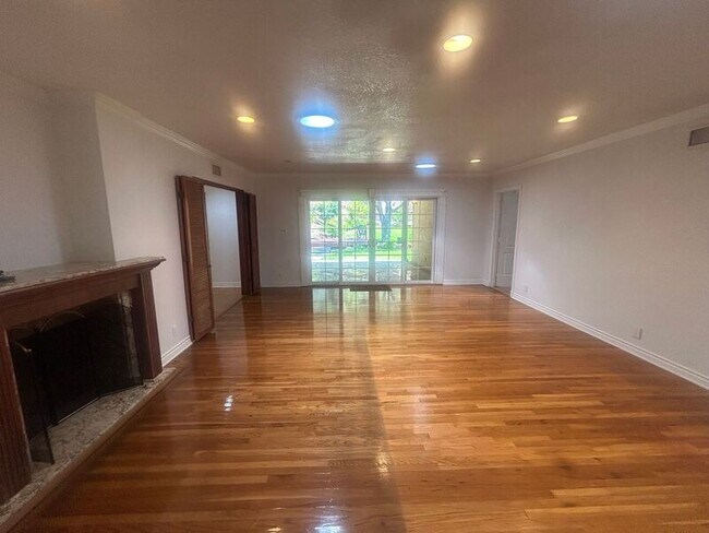 Building Photo - 429 Paulette Pl