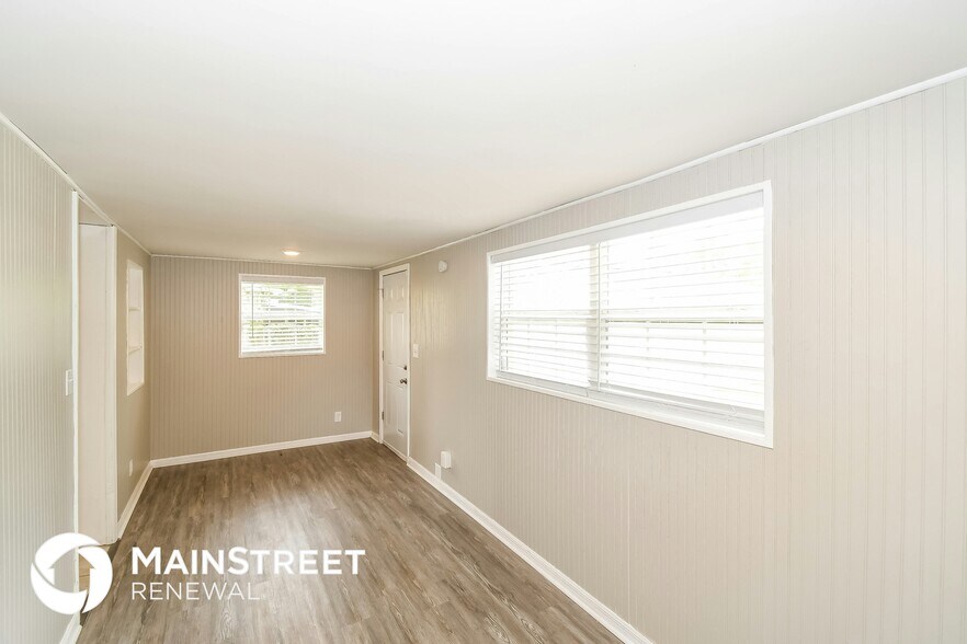 Building Photo - 4020 Angol Pl